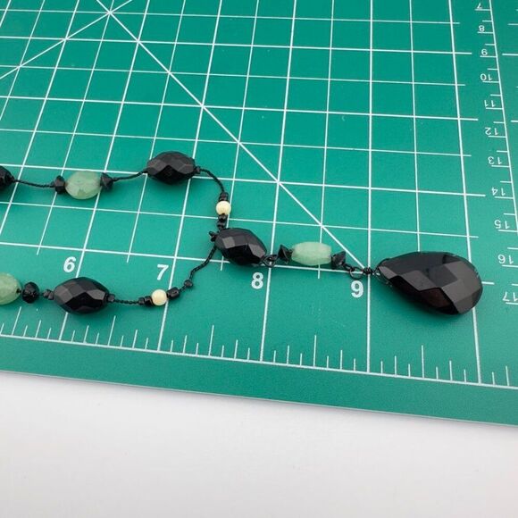 Lia Sophia “Pepper-Mint” Crystal Glass Resin Beads Lariat Necklace - Picture 5 of 7